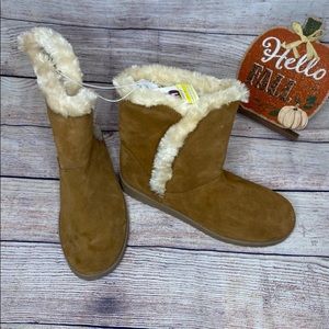 Mid calf winter boots